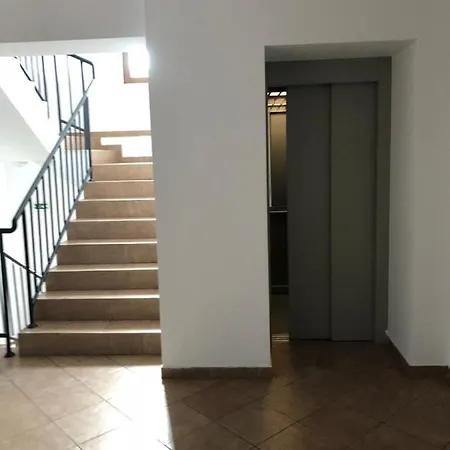 Confort 5 * Bucharest